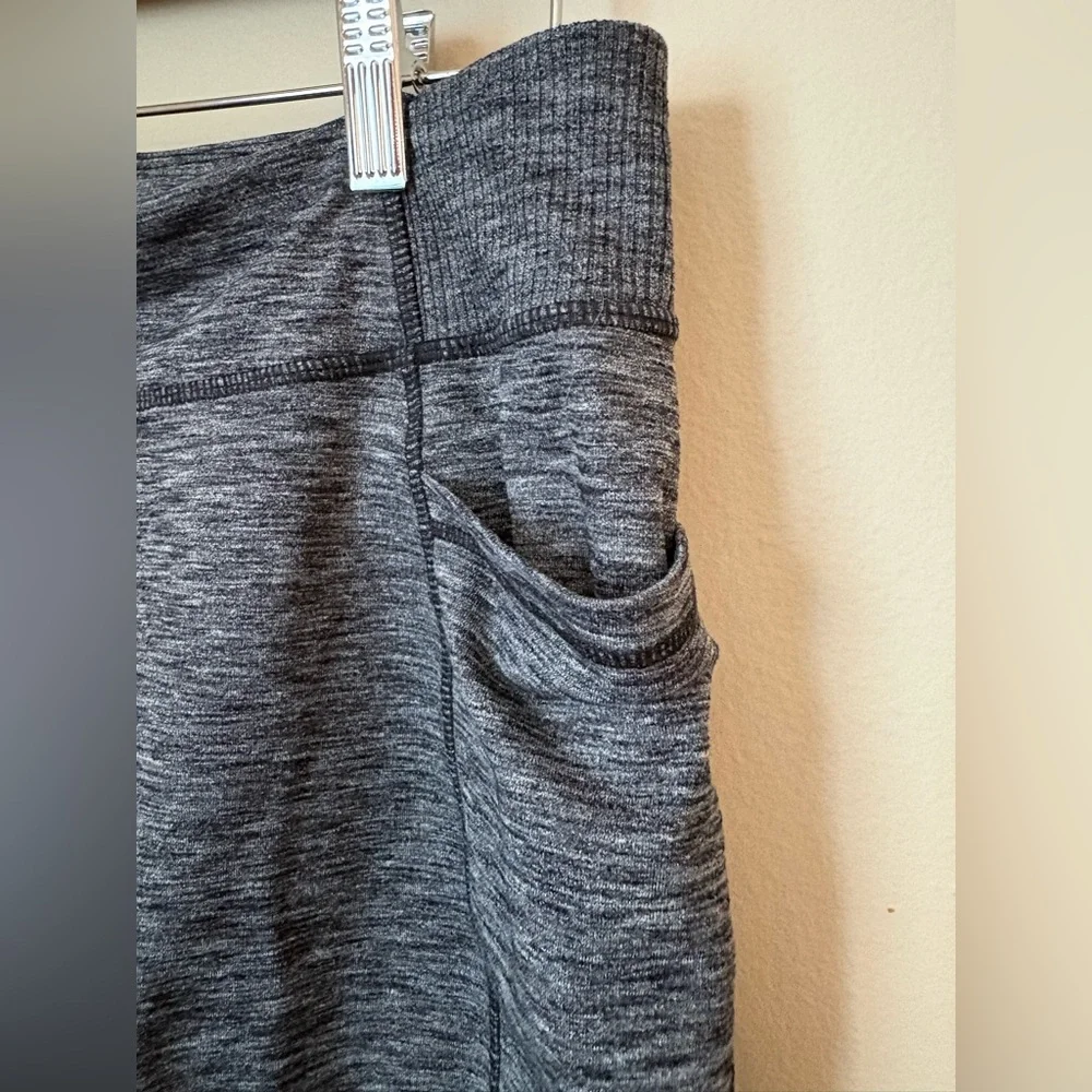 Small Athleta Heather Gray Excursion Skort - Picture 4 of 6